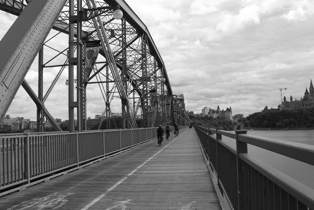 Alexandra Bridge Lookout | Alexandra Bridge, Ottawa, ON K1A, Canada | Phone: (613) 263-9682