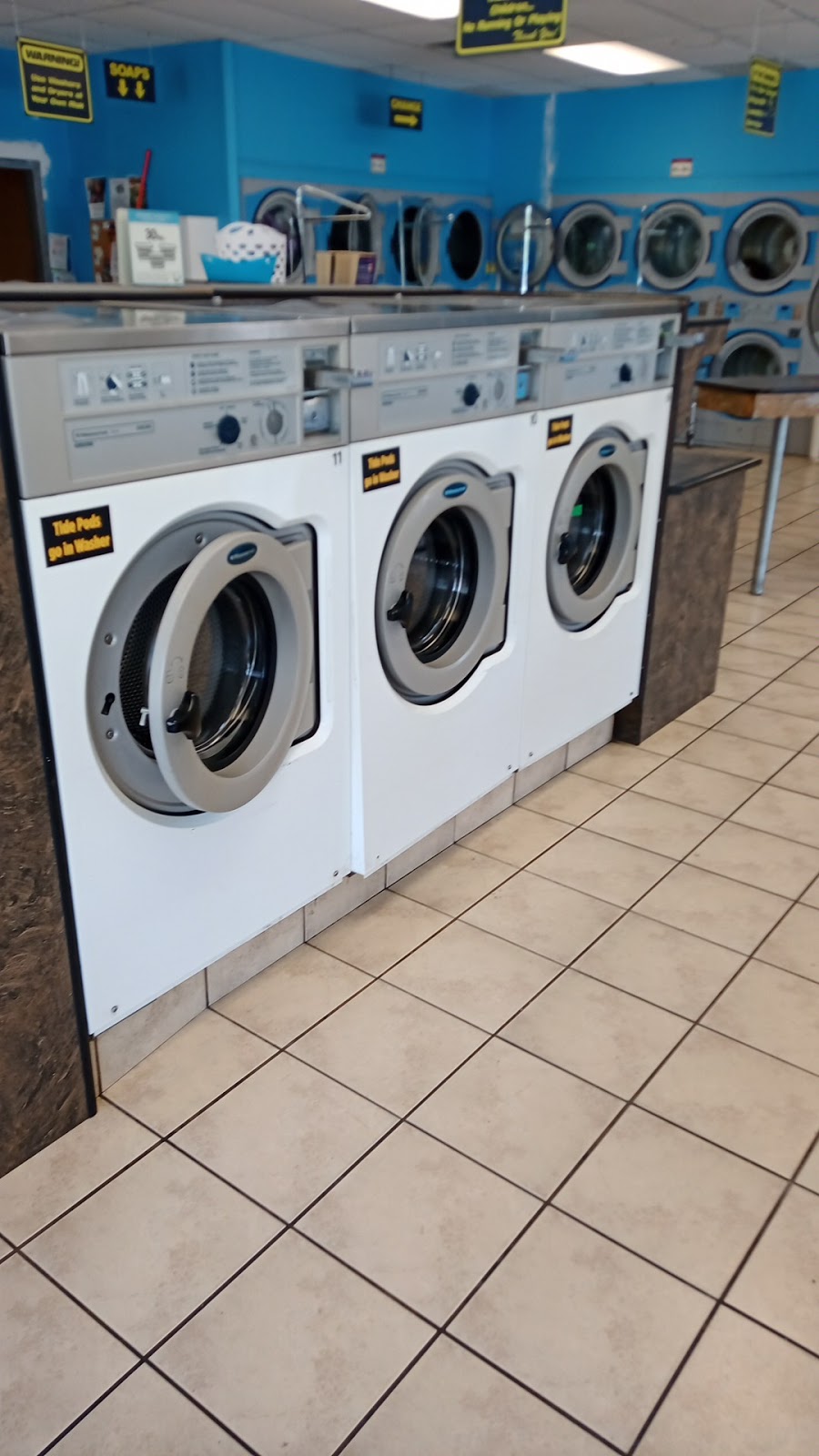 Bubbles Laundromat | 211 George St, Dunnville, ON N1A 2T5, Canada | Phone: (289) 738-0041