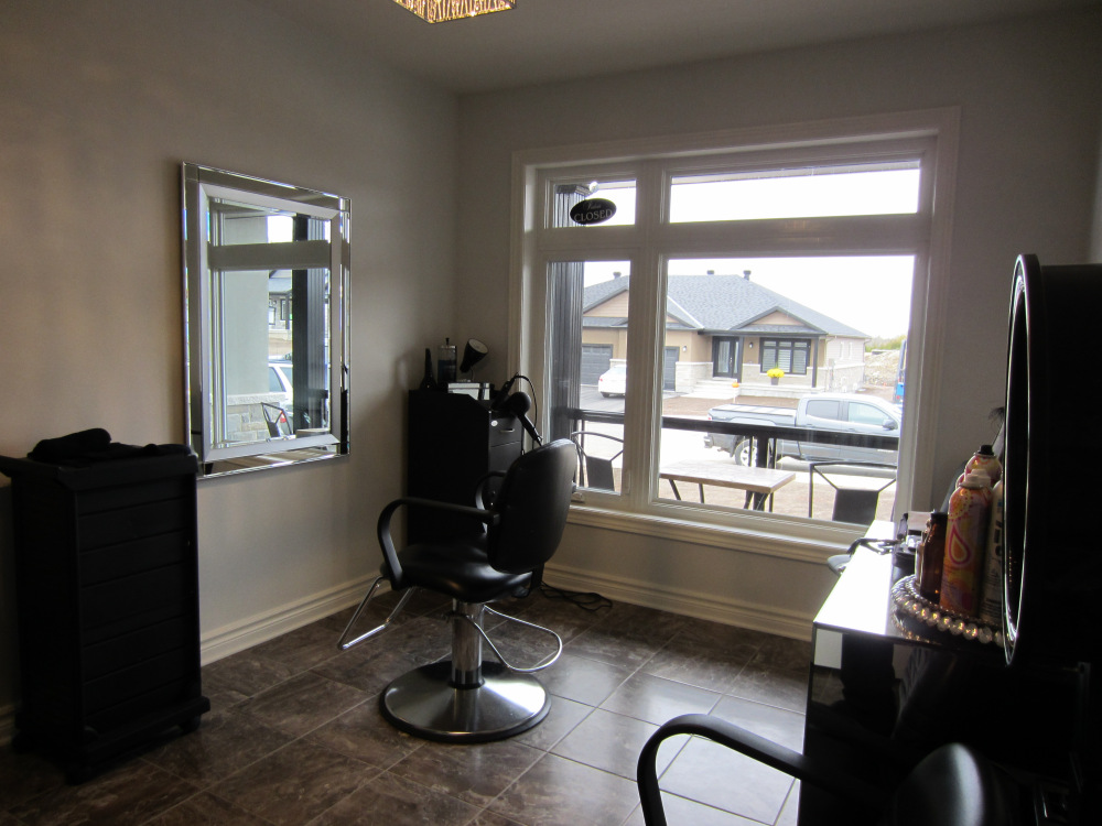 The Beauty Parlour Hair Salon | 348 Honeyborne St, Almonte, ON K0A 1A0, Canada | Phone: (613) 913-7749