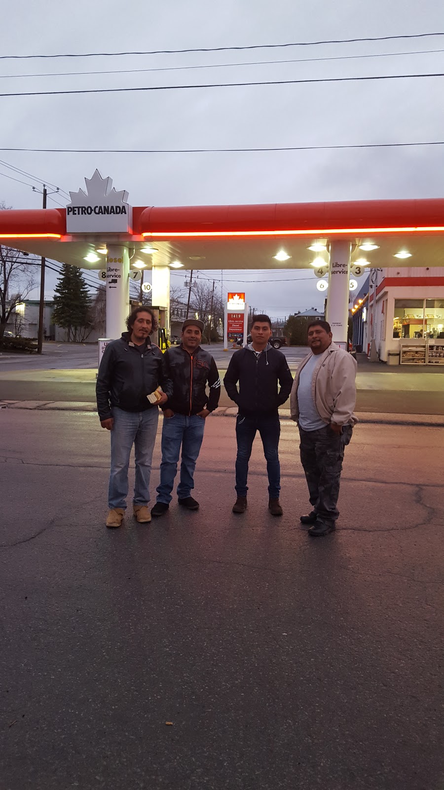 Petro-Canada | 90 Rue Saint-Sauveur, Saint-Rémi, QC J0L 2L0, Canada | Phone: (450) 992-1333
