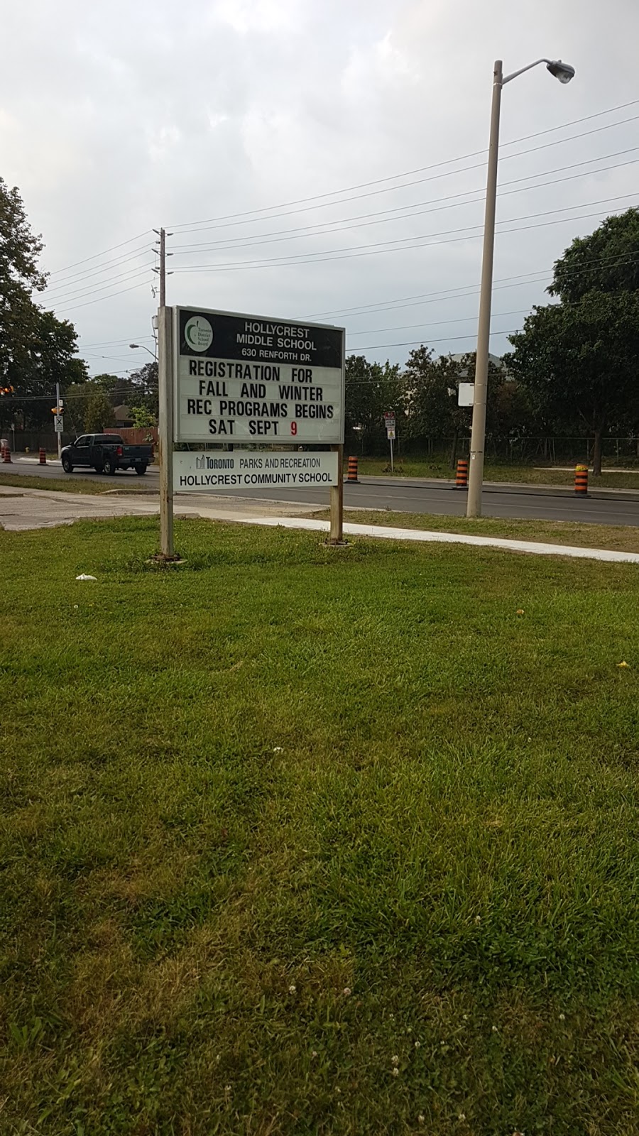 Hollycrest Middle School | 630 Renforth Dr, Etobicoke, ON M9C 2N6, Canada | Phone: (416) 394-7050
