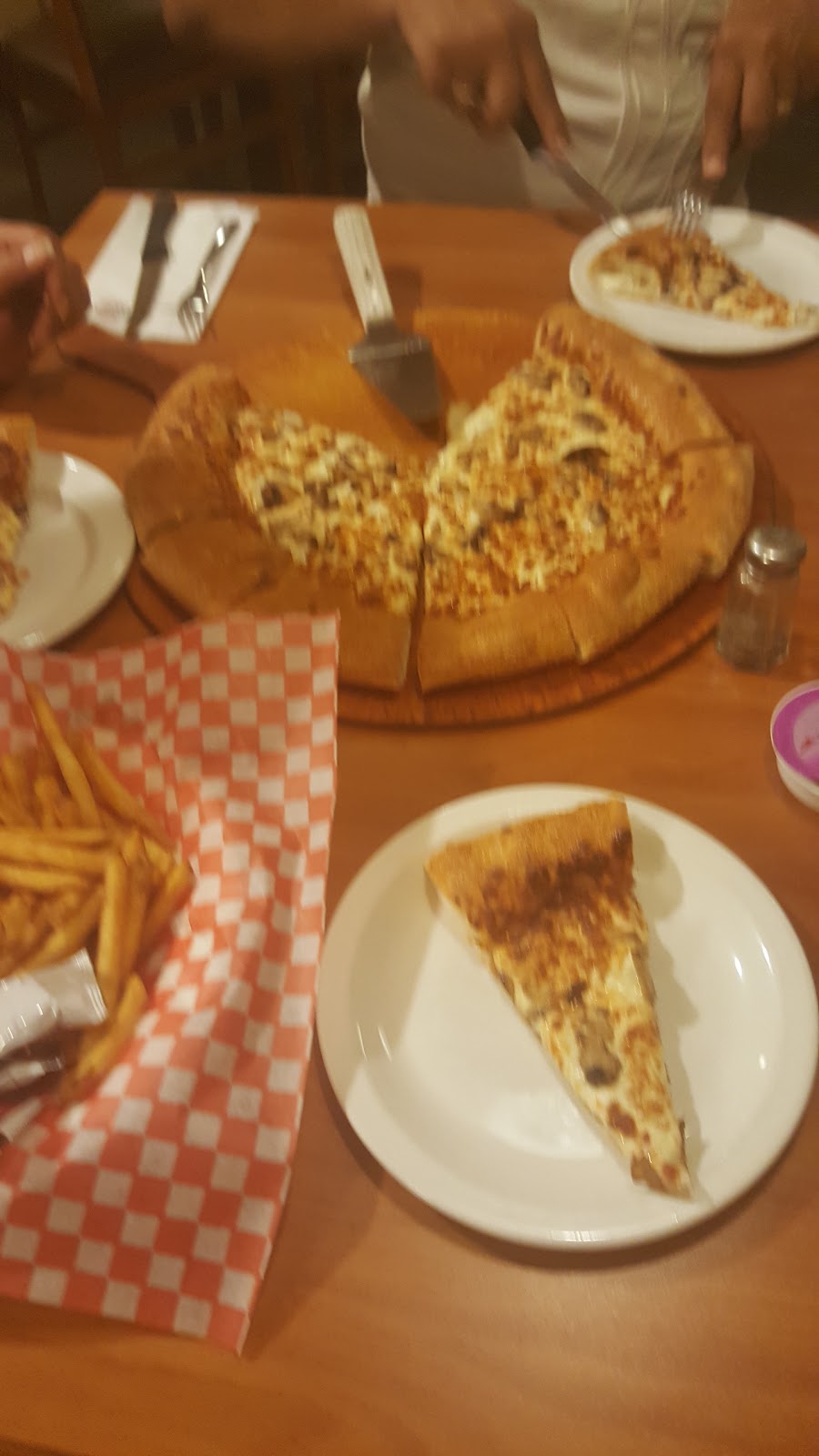 Pizza Hut | 1405 Upper Ottawa St, Hamilton, ON L8W 3J6, Canada | Phone: (289) 335-1270