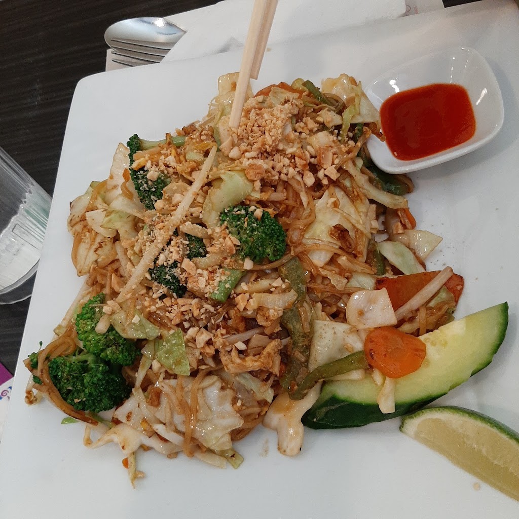 Chanchai | 11 Rue Wellington N, Sherbrooke, QC J1H 5A9, Canada | Phone: (819) 569-2666