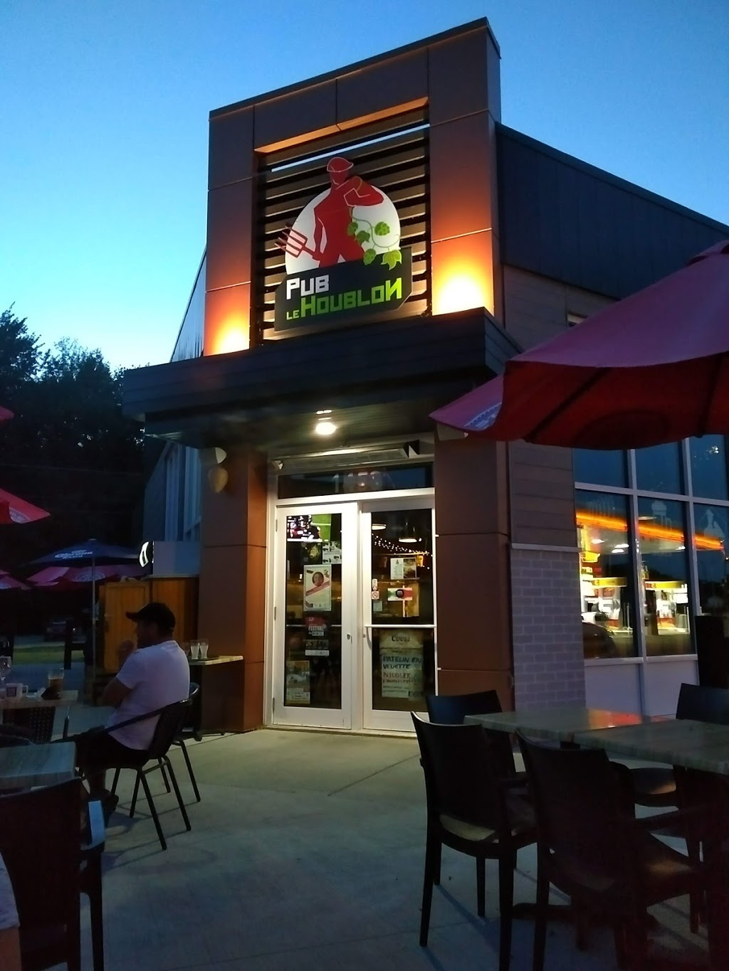 Pub Le Houblon | 1459 Boulevard Louis Fréchette, Nicolet, QC J3T 1M3, Canada | Phone: (819) 293-3033