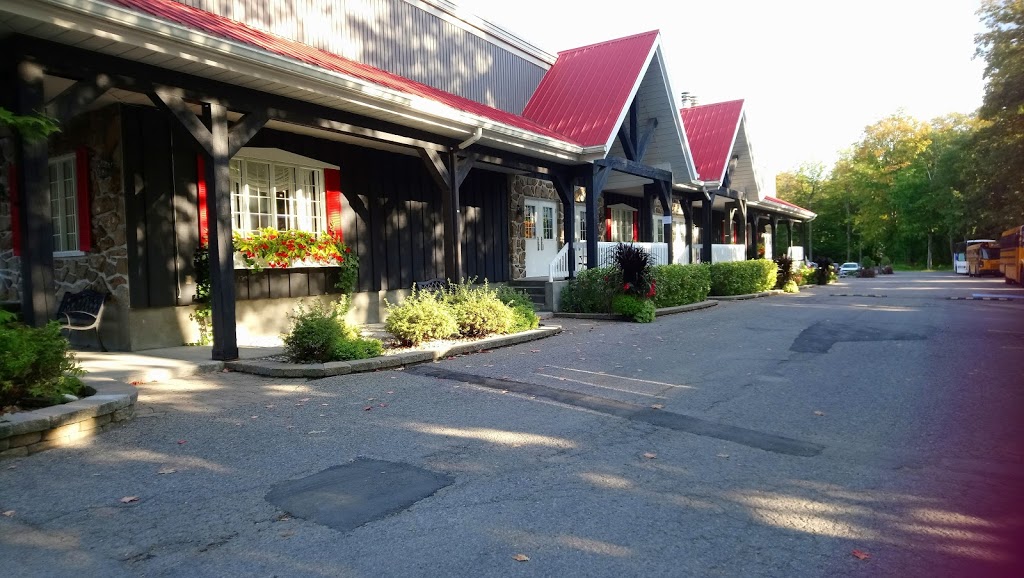 Cabane A Sucre Constantin | 1054 Boulevard Arthur-Sauvé, Saint-Eustache, QC J7R 4K3, Canada | Phone: (450) 473-2374