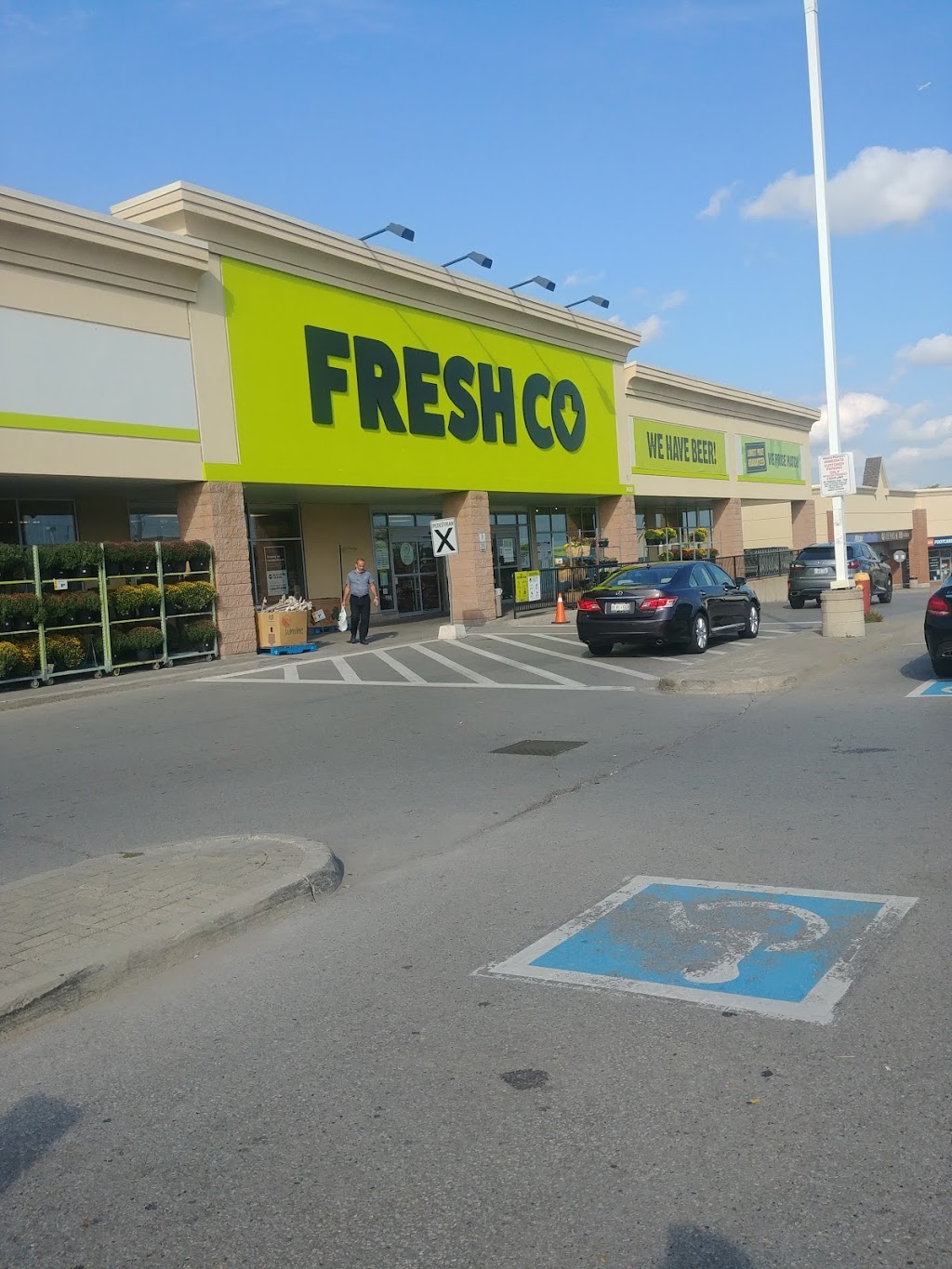 FreshCo Major Mackenzie & Leslie | 1430 Major Mackenzie Dr E, Richmond Hill, ON L4S 0A1, Canada | Phone: (905) 770-9370