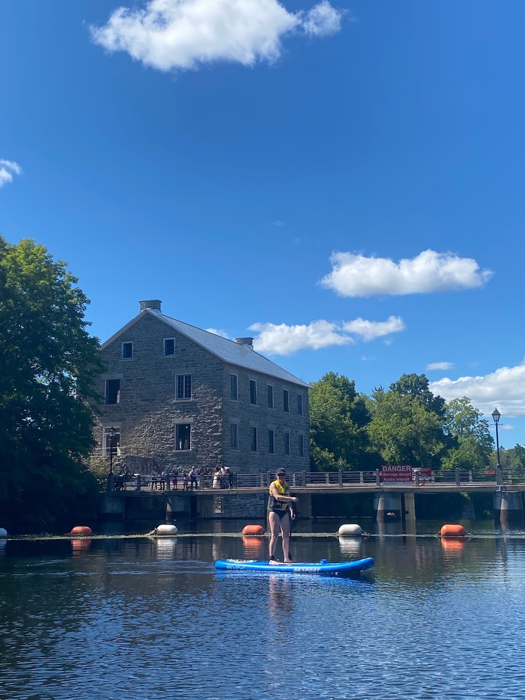 Beths on The Bay | 5599 Manotick Main St, Manotick, ON K4M, Canada | Phone: (613) 799-0207