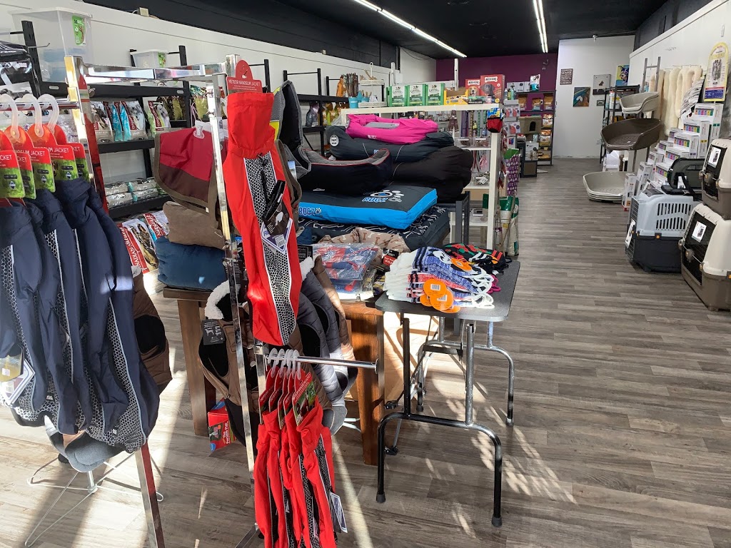 Porthos Pet Supplies & Grooming | 118 2 Ave S, Vulcan, AB T0L 2B0, Canada | Phone: (403) 423-2536