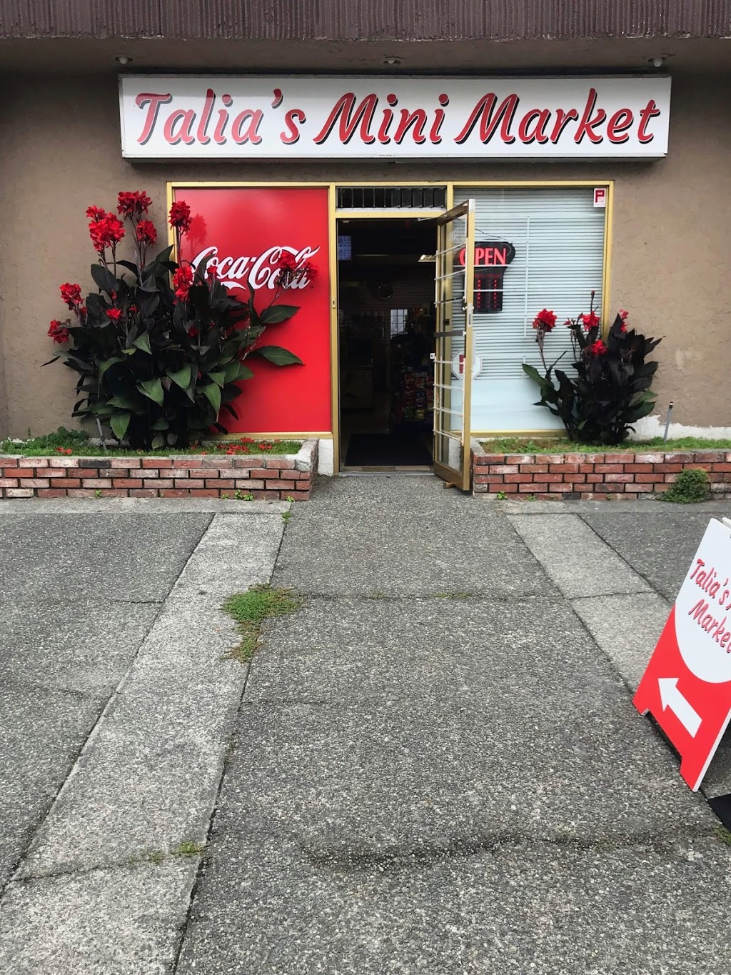 Talias Mini Market | 1320 Esquimalt Rd, Victoria, BC V9A 3P6, Canada | Phone: (250) 388-3189