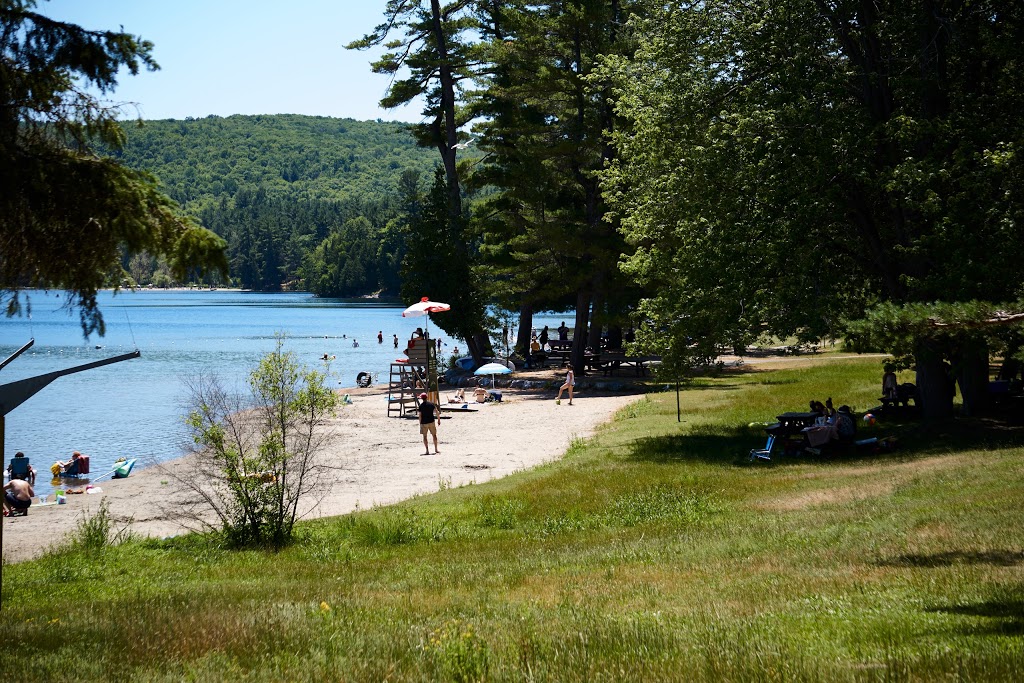 Breton Beach - Chemin Du Lac-philippe, La Pêche, Qc J0x 2w0, Canada