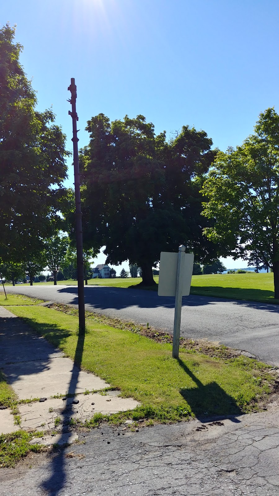 Marina Inn & Suites | 85 Worth St, Sackets Harbor, NY 13685, USA | Phone: (315) 646-3374