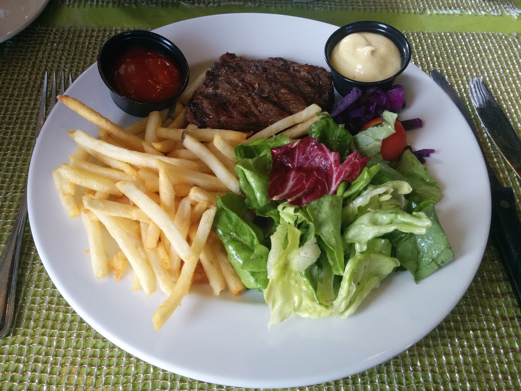 Restaurant Les Frères Toc | 20815 Boulevard Henri-Bourassa, Québec, QC G2N 1P6, Canada | Phone: (418) 849-6211