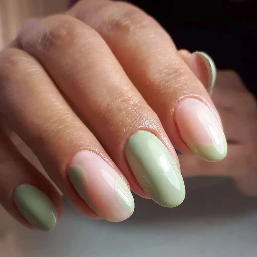 sali nail & beauty | 687 Sandford St, Newmarket, ON L3X 1S9, Canada | Phone: (647) 803-5010