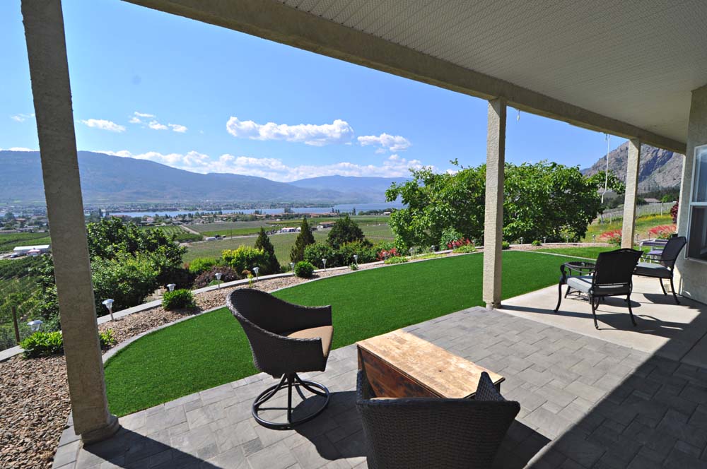The White Horse Bed & Breakfast | 3800 BC-3, Osoyoos, BC V0H 1V6, Canada | Phone: (250) 495-5998