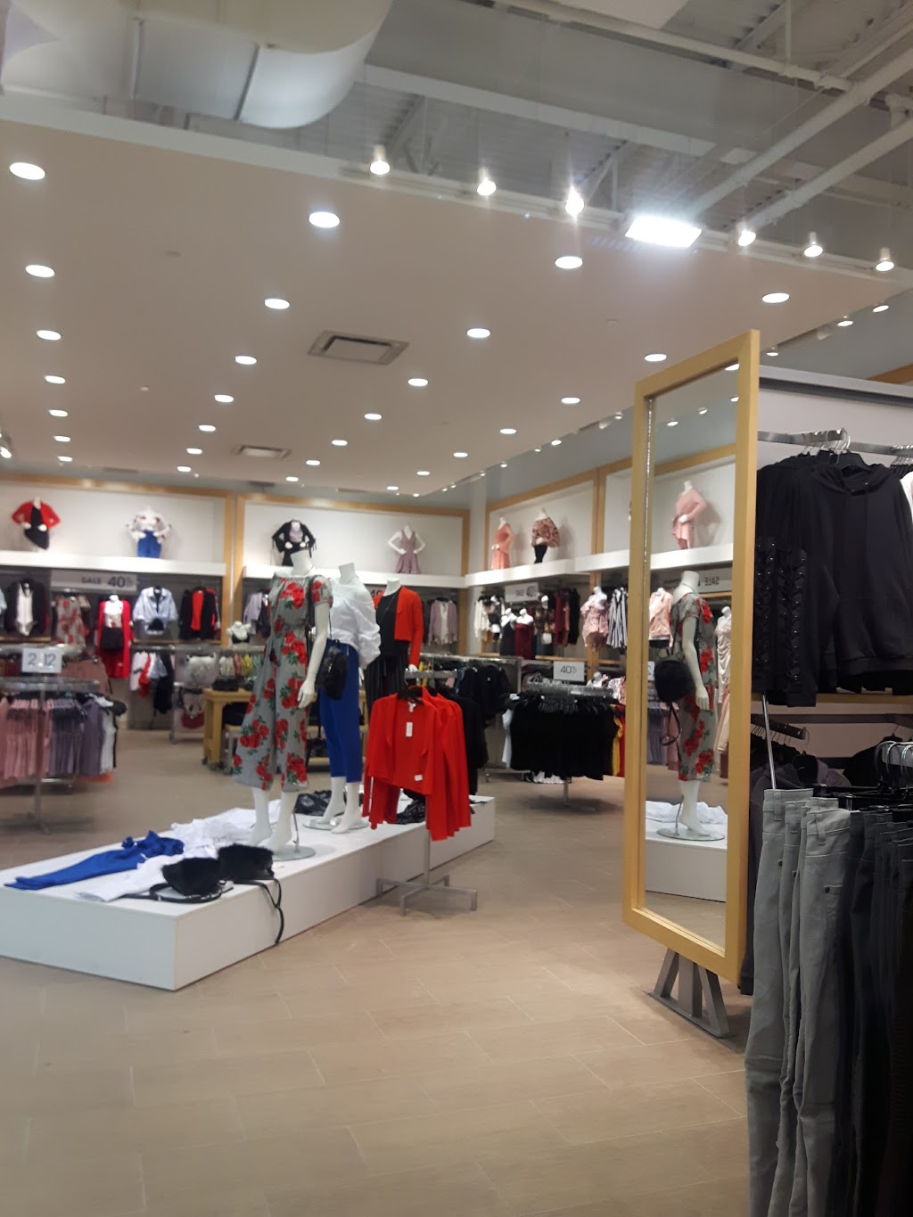 Stitches | 800 Niagara St Unit #H3, Welland, ON L3C 5Z4, Canada | Phone: (905) 735-1460