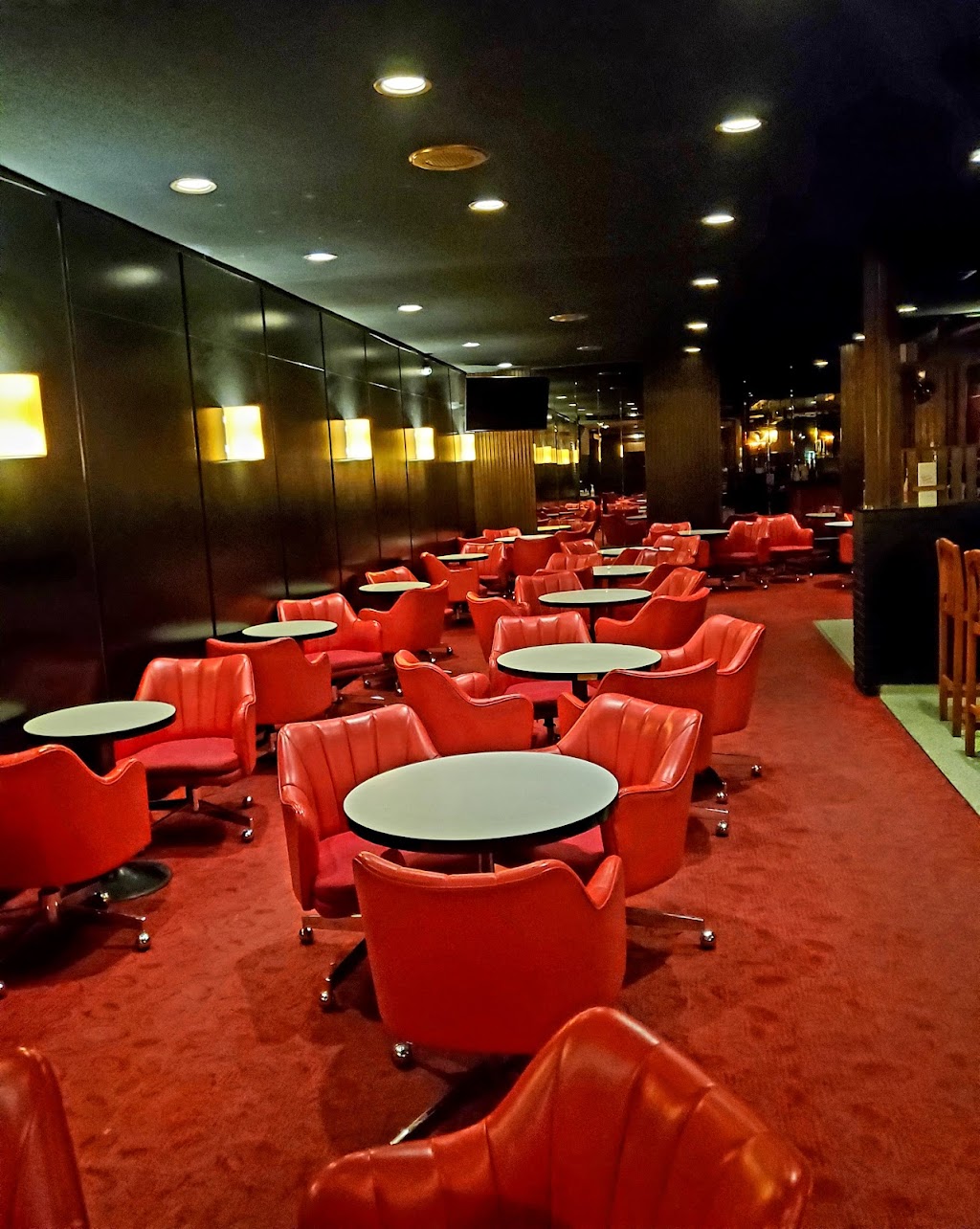 Rae & Jerrys Steak House | 1405 Portage Ave, Winnipeg, MB R3G 0W1, Canada | Phone: (204) 783-6155