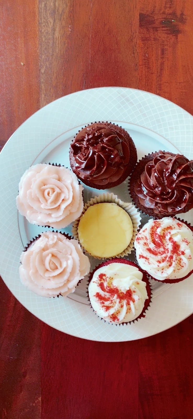 J. Crawford Fine Desserts | 1600 Kerns Rd Unit 4, Burlington, ON L7P 3G9, Canada | Phone: (289) 635-8020