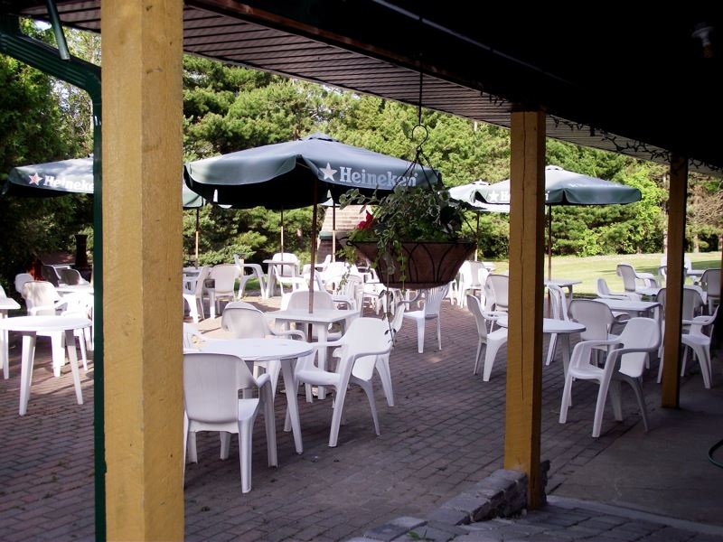 Salle De Réception Pont Château Inc | 283, chemin de Pont-Château, Coteau-du-Lac, QC J0P 1B0, Canada | Phone: (450) 456-0008