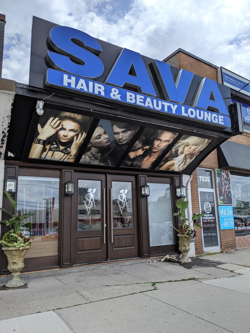 Adele Hair | 7043 Yonge St, Thornhill, ON L3T 2A6, Canada | Phone: (647) 458-5194
