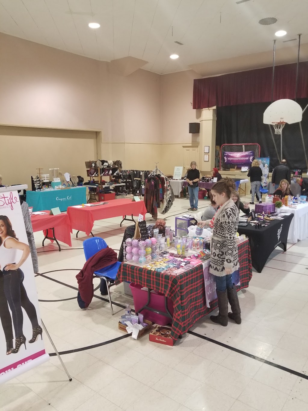 Renfrew Recreation Centre | 67 Argyle St S, Renfrew, ON K7V 1T2, Canada | Phone: (613) 432-3131