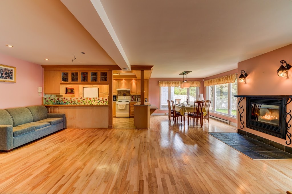 Chalet sur Lac Pontbriand | 6136 Avenue de lHorizon, Rawdon, QC J0K 1S0, Canada | Phone: (514) 839-3102