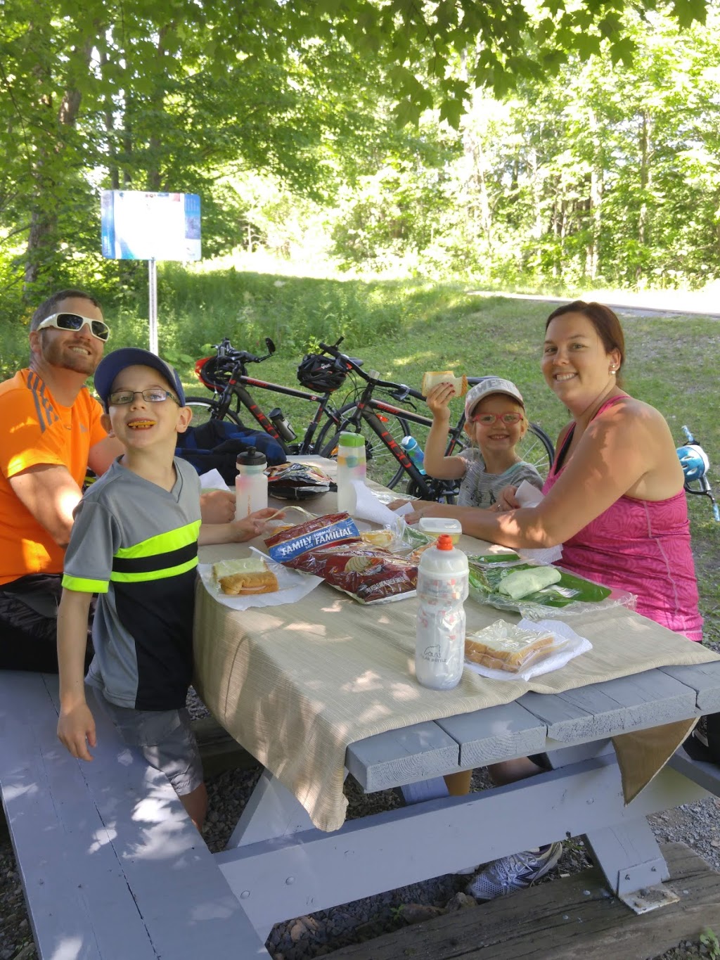 Camping Vélo Bromont | 531 Chemin Saxby S, Bromont, QC J2L 3C3, Canada | Phone: (450) 776-3864