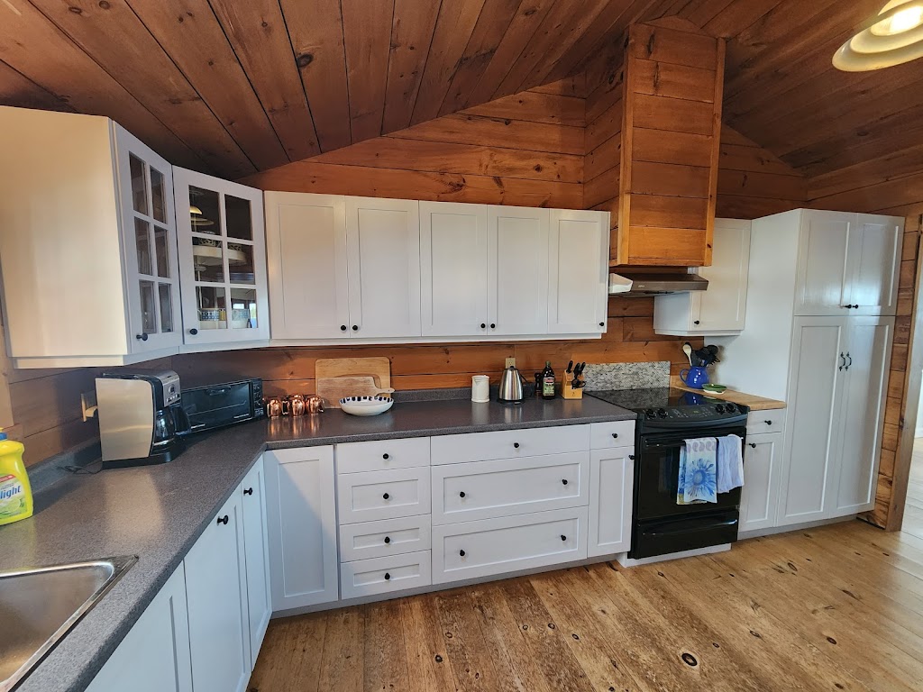 Perfectly painted muskoka inc | 145 Old Muskoka Rd, Gravenhurst, ON P1P 1C1, Canada | Phone: (705) 644-3313