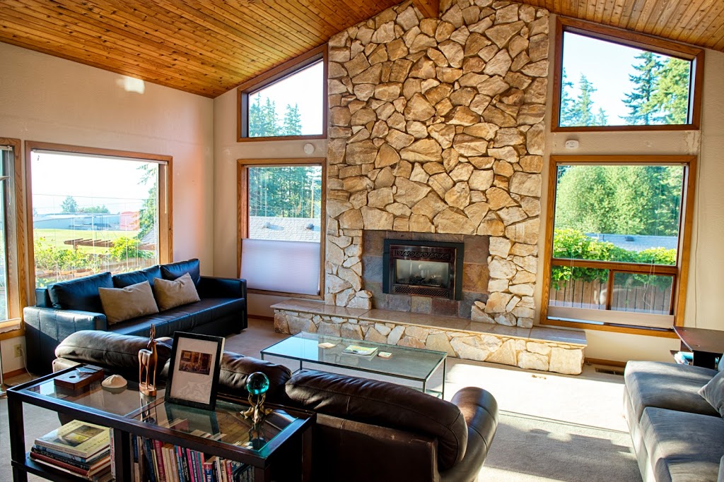 The Madrone AirBnB | 301 Parkridge Rd, Bellingham, WA 98225, USA | Phone: (360) 255-3402
