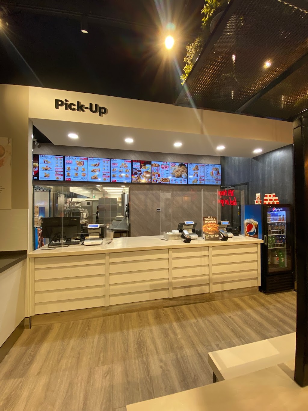 KFC | 17337 Hiller Rd SW, Edmonton, AB T6W 4T4, Canada | Phone: (587) 460-7186