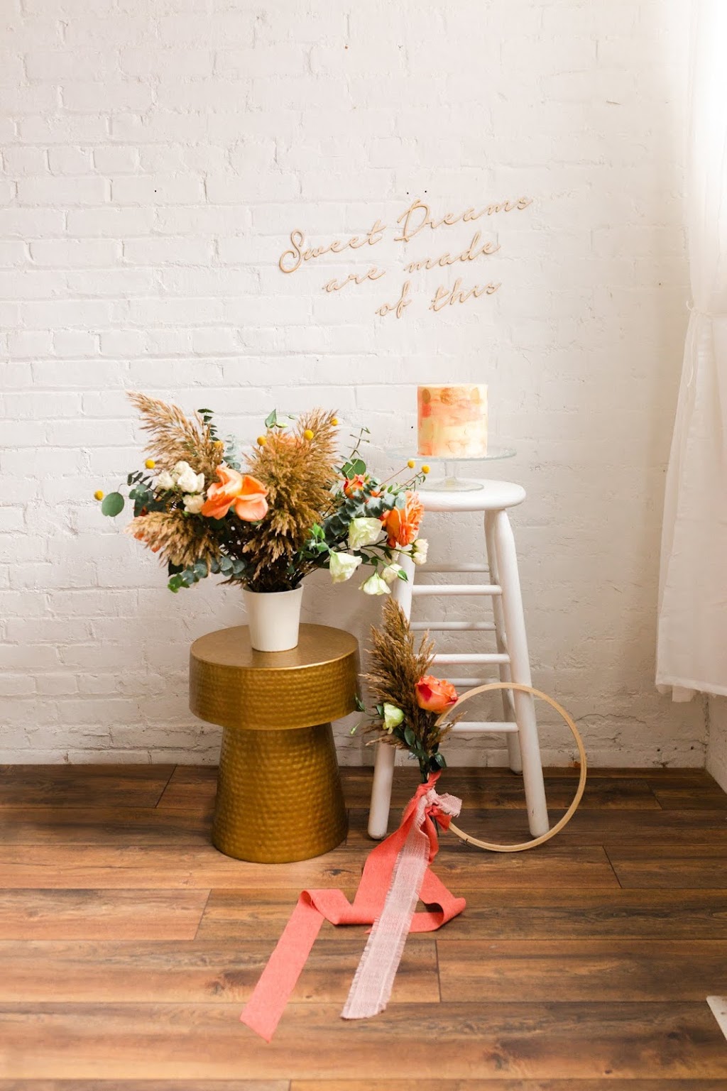 Refined Sugar Custom Cakes & Sweet | 244 Woolwich St S, Breslau, ON N0B 1M0, Canada | Phone: (519) 579-0081