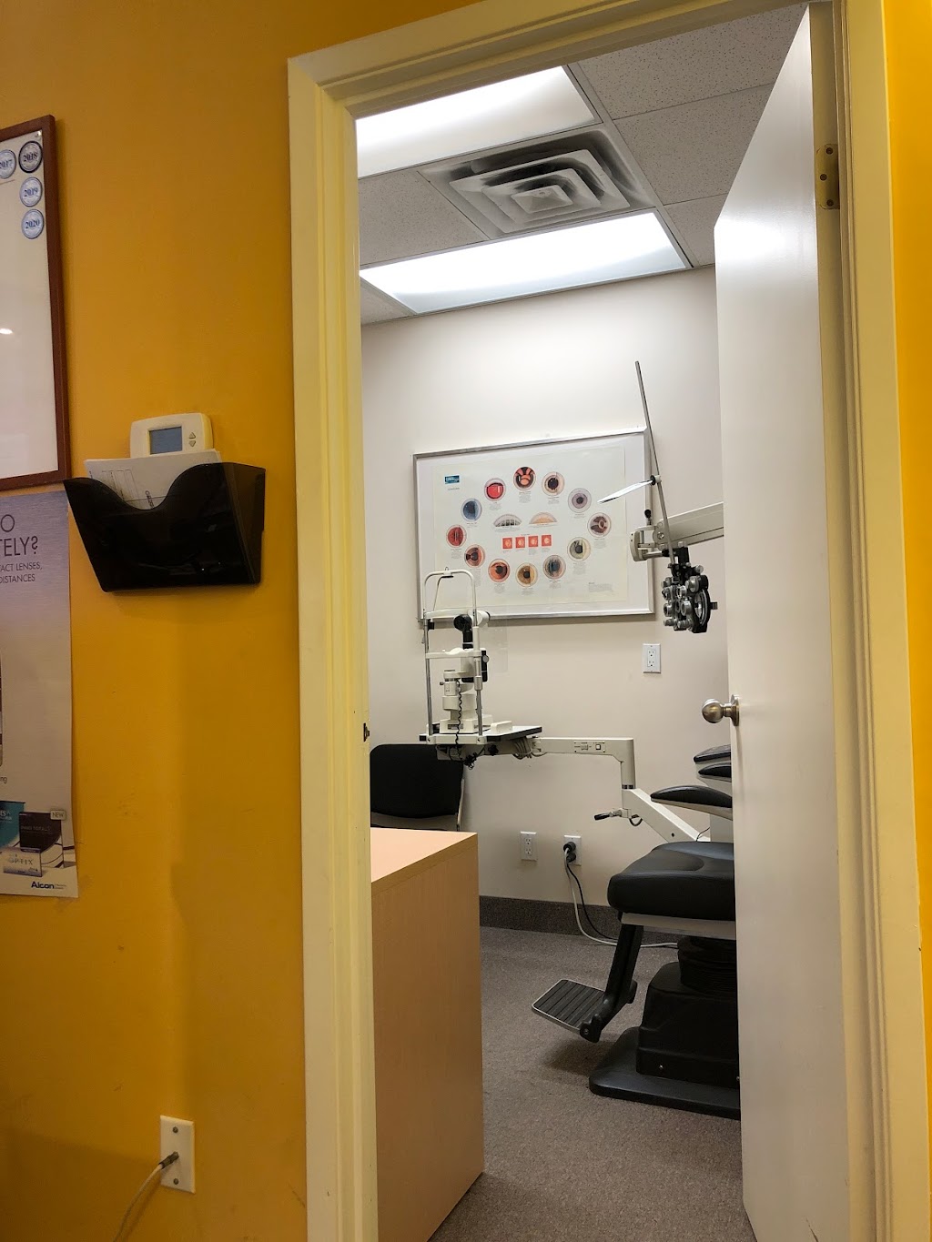 Dr Bonnie Wan & Associate Optometrists | 5025 Yonge St, North York, ON M2N 5P2, Canada | Phone: (416) 915-2020