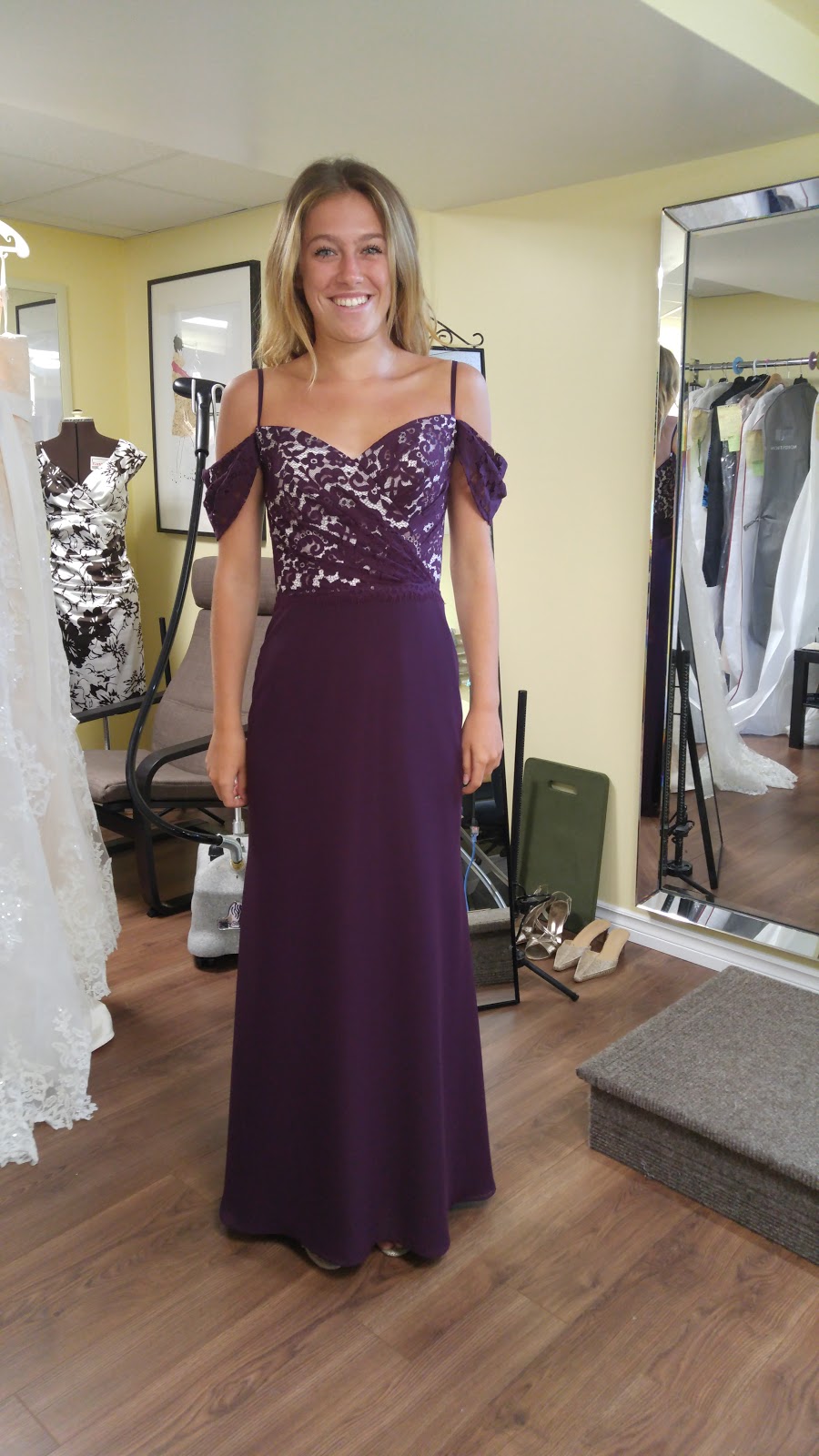 Irinas Alterations | 32 Kitchener, ON 1X5 Canada, Sophia Crescent, Kitchener, ON N2R 1X5, Canada | Phone: (519) 954-3040