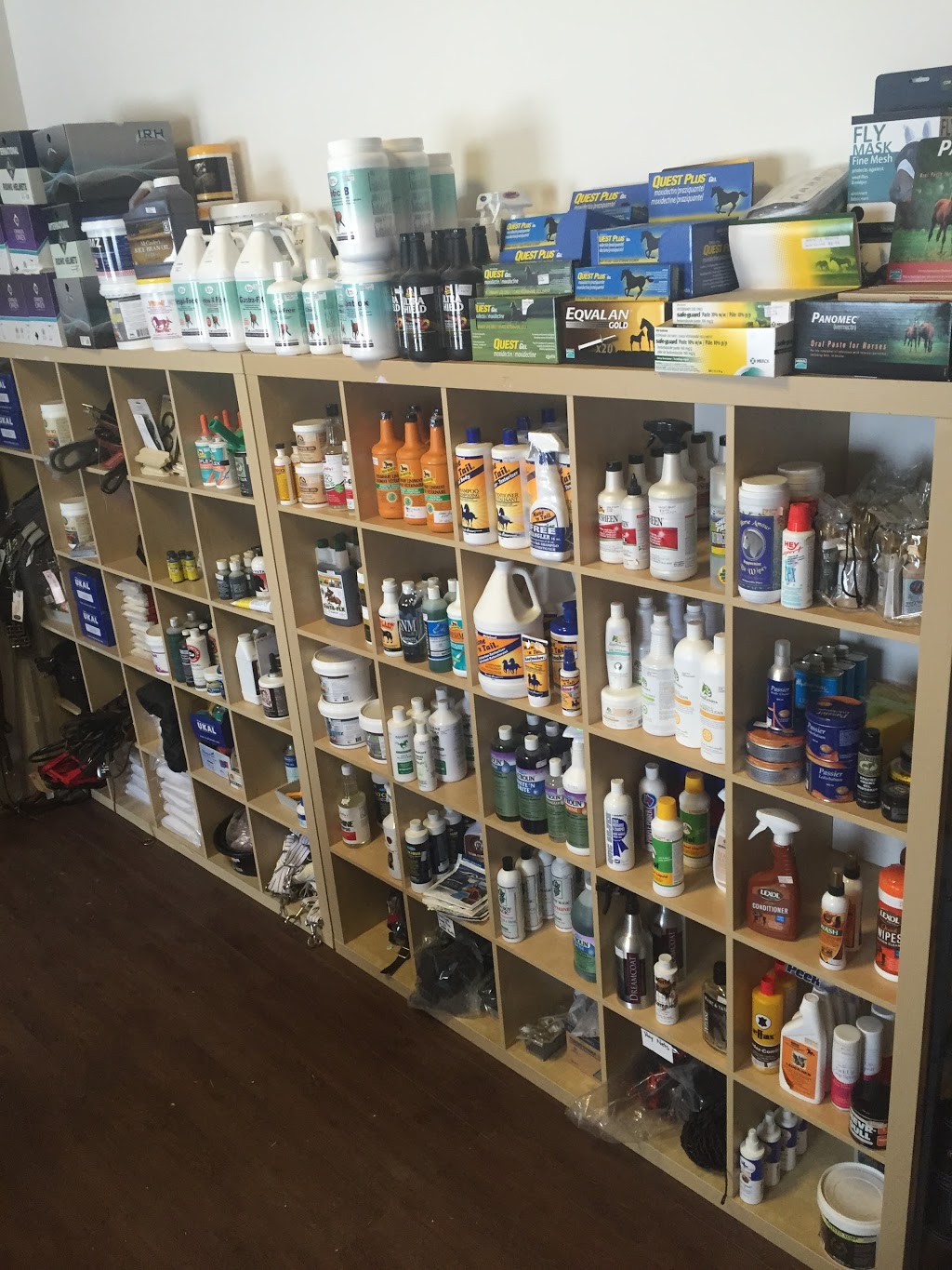 Horse & Hound Tack Shop | 2124 Gill Rd, Midhurst, ON L9X 1N1, Canada | Phone: (705) 726-8488
