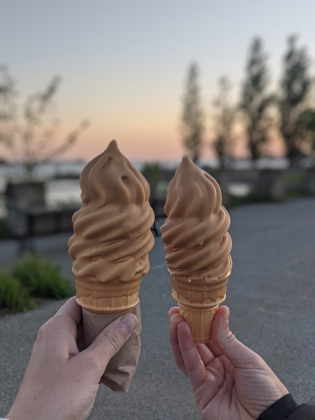 Quai des glaces (Le) | 2138 Bd Saint-Joseph, Lachine, QC H8S 2N7, Canada | Phone: (514) 538-7755