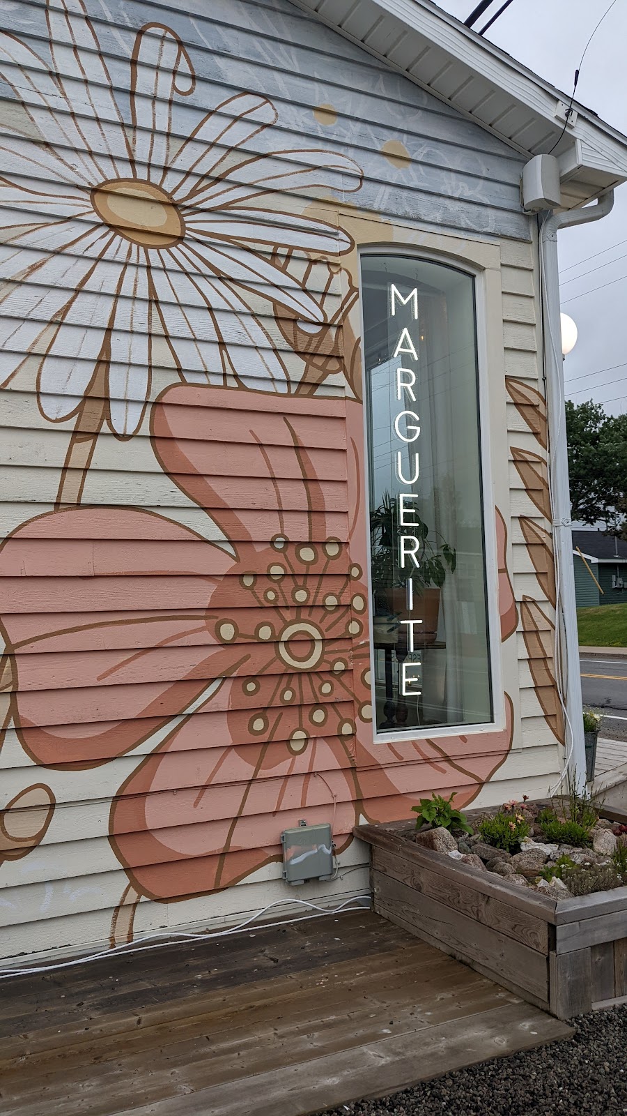 Marguerite boutique et provisions | 15347 Cabot Trail, Chéticamp, NS B0E 1H0, Canada | Phone: (902) 224-2145