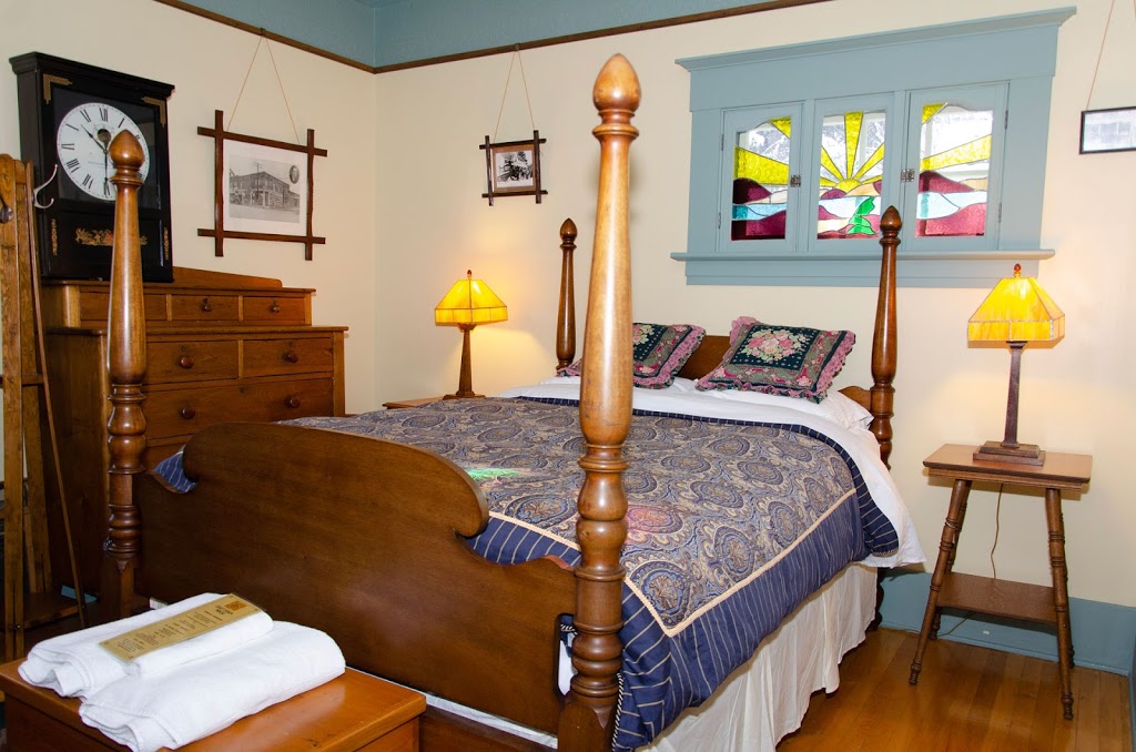 The Craftsman House | 24 White Crescent, Bragg Creek, AB T0L 0K0, Canada | Phone: (403) 949-3655