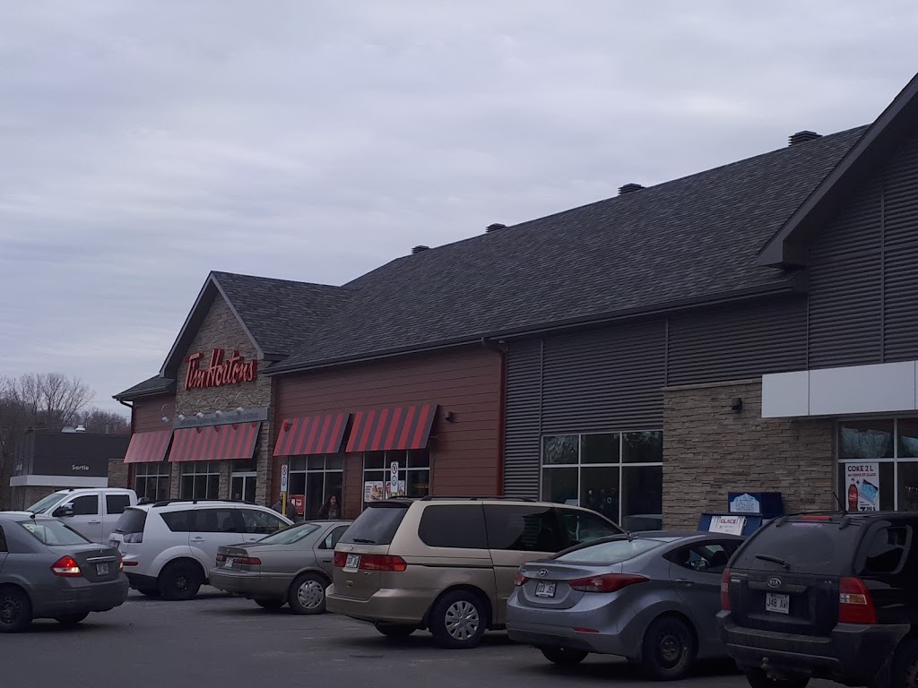 Petro-Canada / SuperRelais / Tim Hortons | 410 Boulevard St Luc, Asbestos, QC J1T 0A8, Canada | Phone: (819) 879-2665