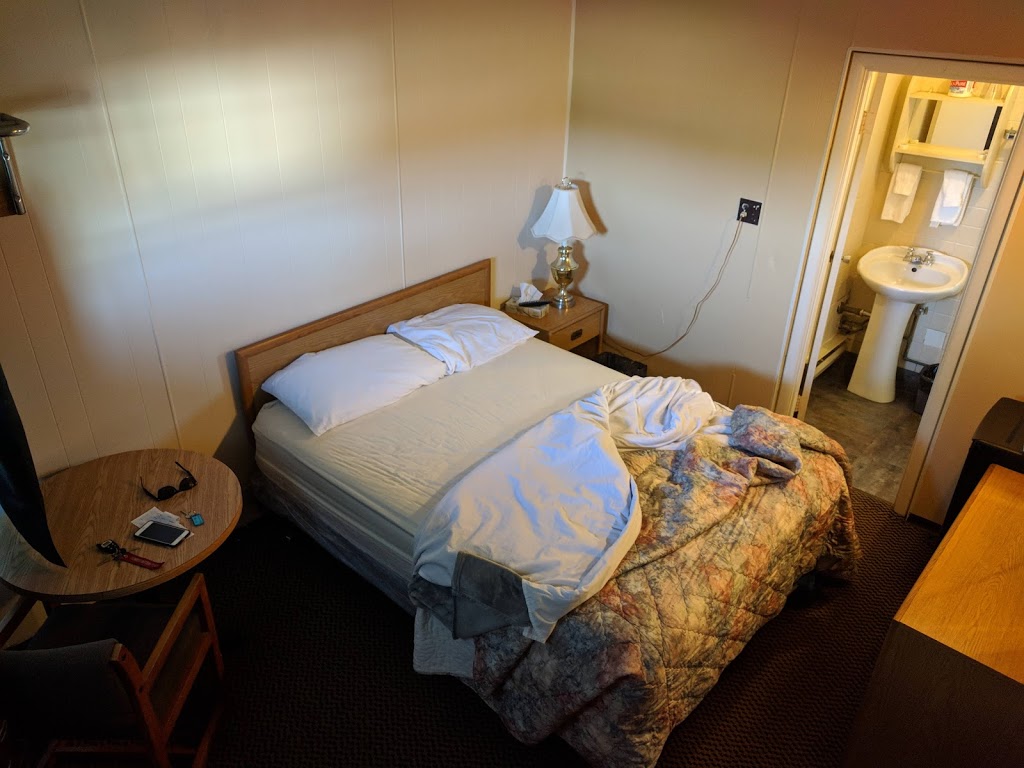 385 Motel | 3 2 Ave SW, Weyburn, SK S4H 2J3, Canada | Phone: (306) 891-8913
