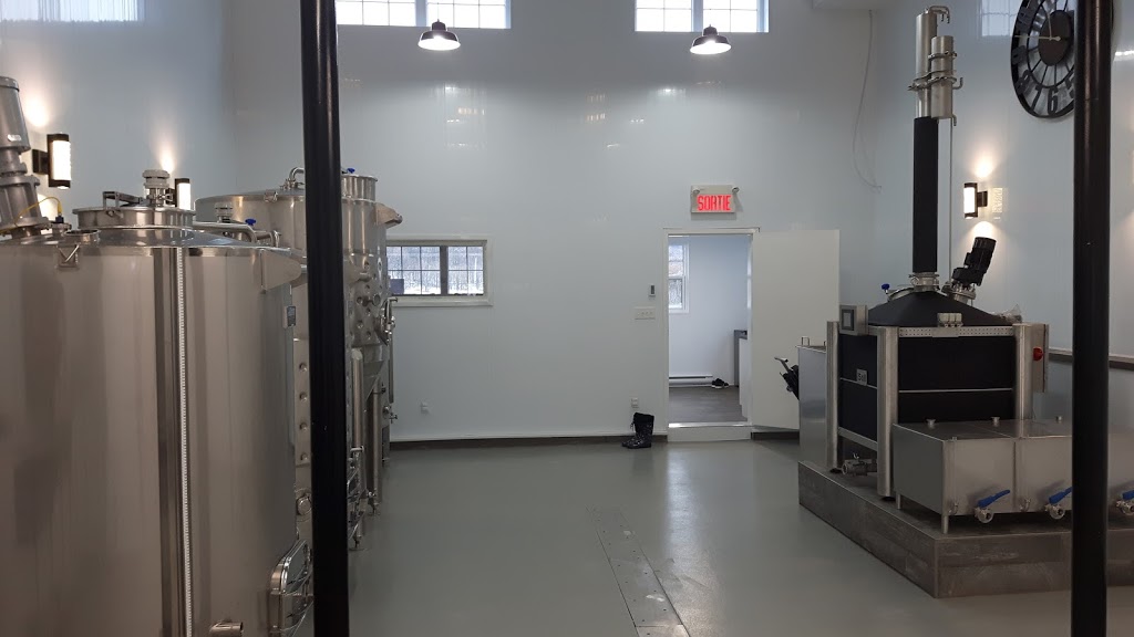 Distillerie Shefford | 1125 Chemin Denison E, Shefford, QC J2M 1Y6, Canada | Phone: (450) 558-5264