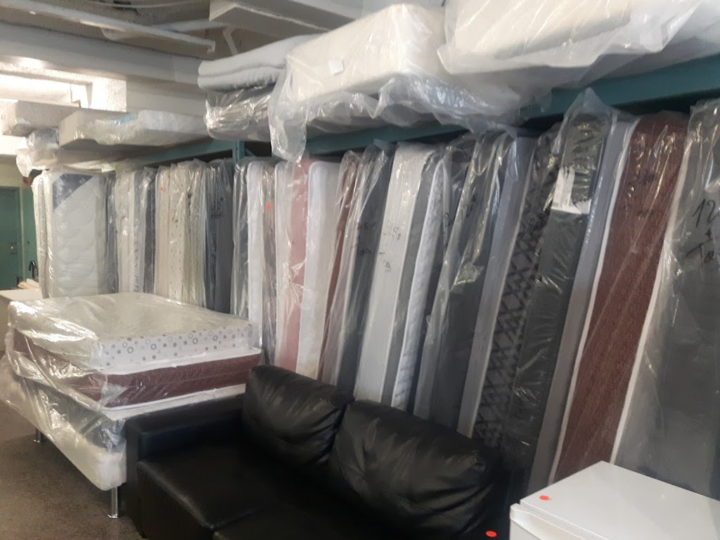 Le Boulevard Du Matelas | 12171 Blvd. Laurentien, Montreal, QC H4K 1N4, Canada | Phone: (514) 999-8074