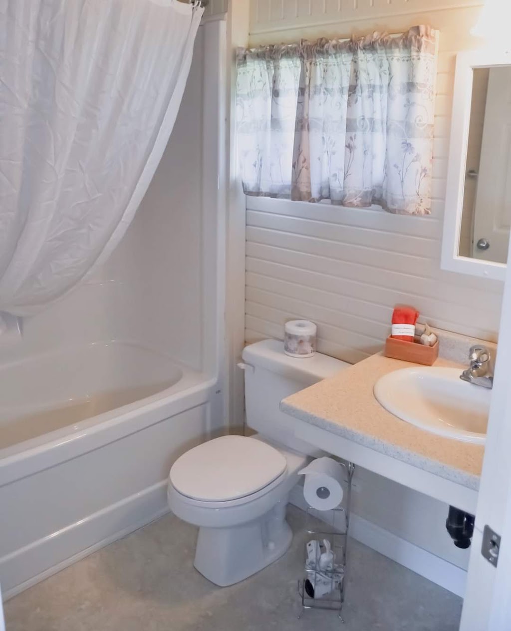 Bay Vista Motel | 9517 Cavendish Rd, Breadalbane, PE C0A 1E0, Canada | Phone: (902) 963-2225