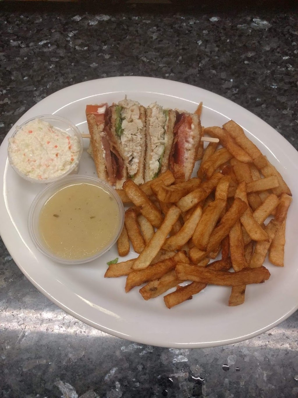 Restaurant Centenaire | 535 Rue James, Gatineau, QC J8L 2R4, Canada | Phone: (819) 281-7112