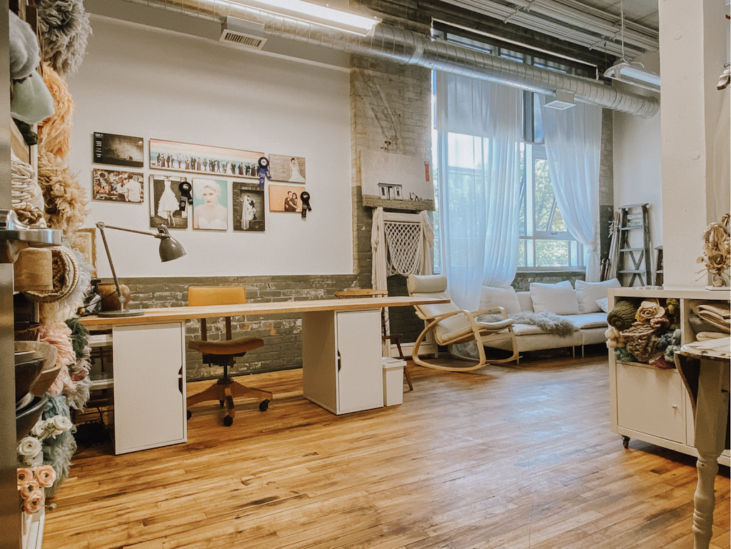 Rachelle Rousseau Photography | 31 Mechanic St #203, Paris, ON N3L 1K1, Canada | Phone: (905) 630-4707