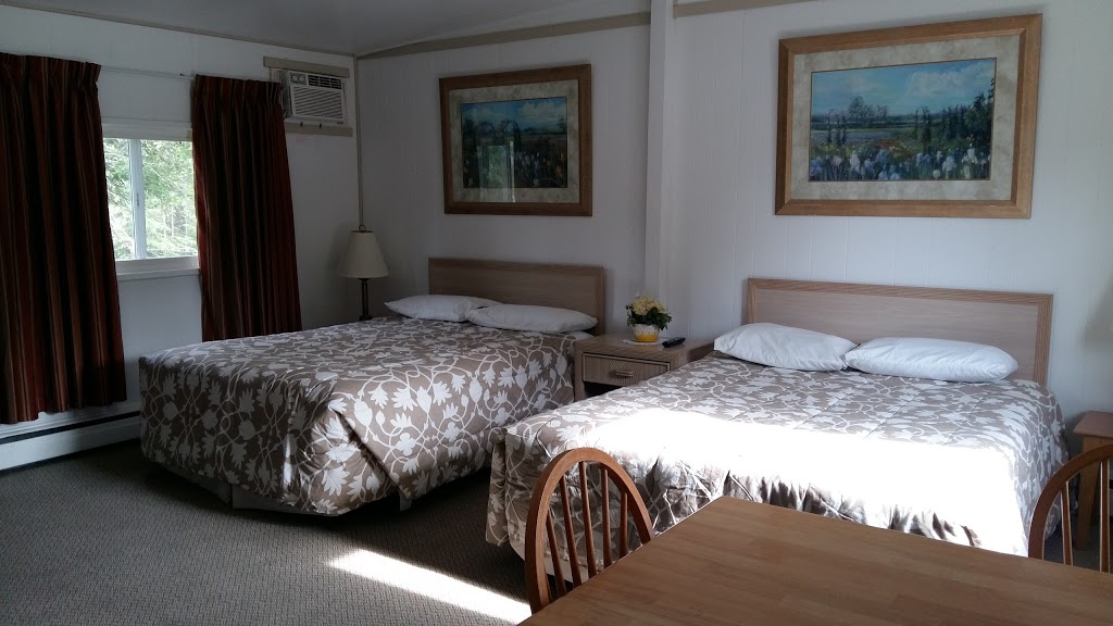 Cal-Van Motel | 4690 Trans-Canada Hwy, Salmon Arm, BC V1E 2Z8, Canada | Phone: (250) 832-7233