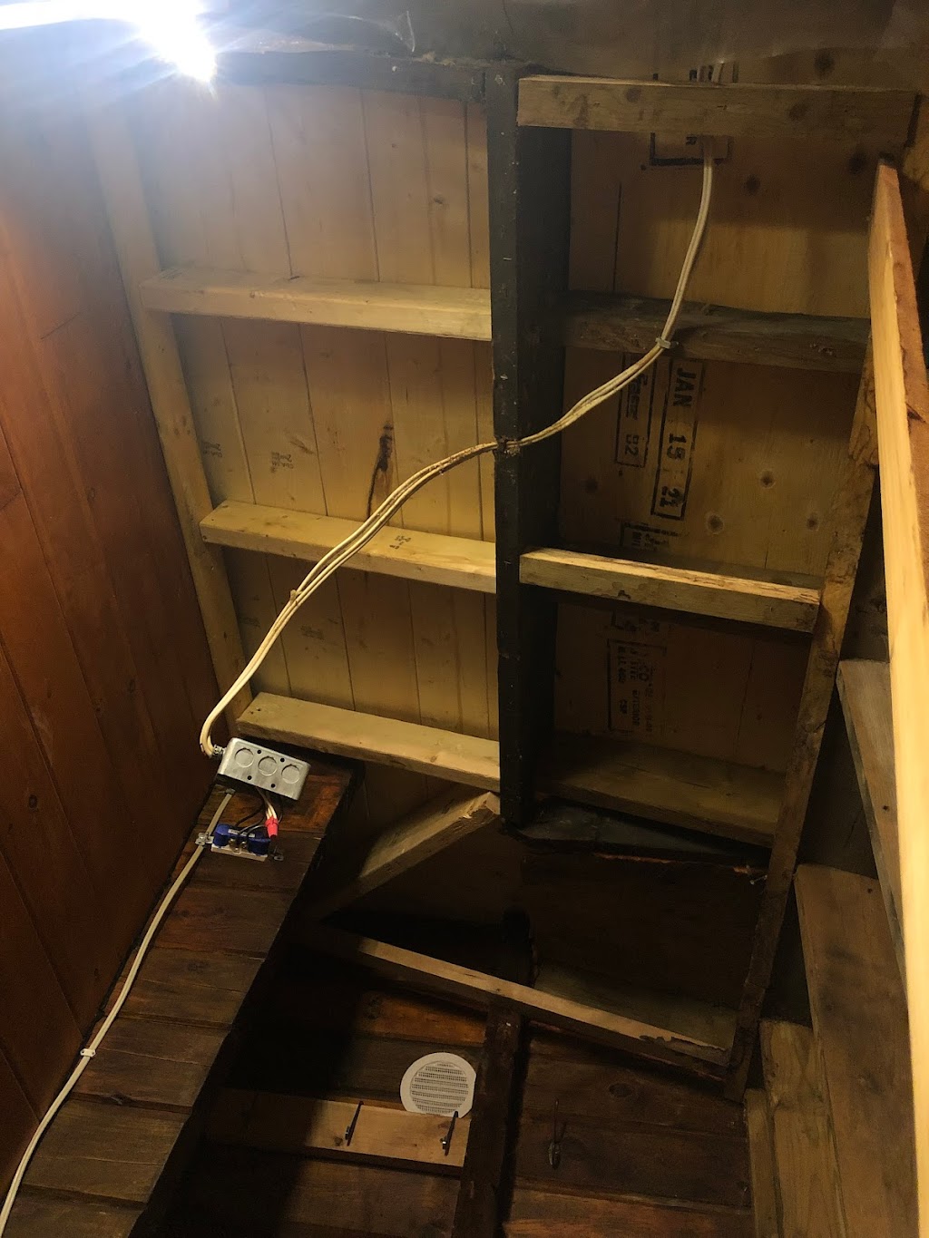 White Lightning Steep Roofing | 19 Bird Ln, Bracebridge, ON P1L 1J1, Canada | Phone: (647) 888-8310
