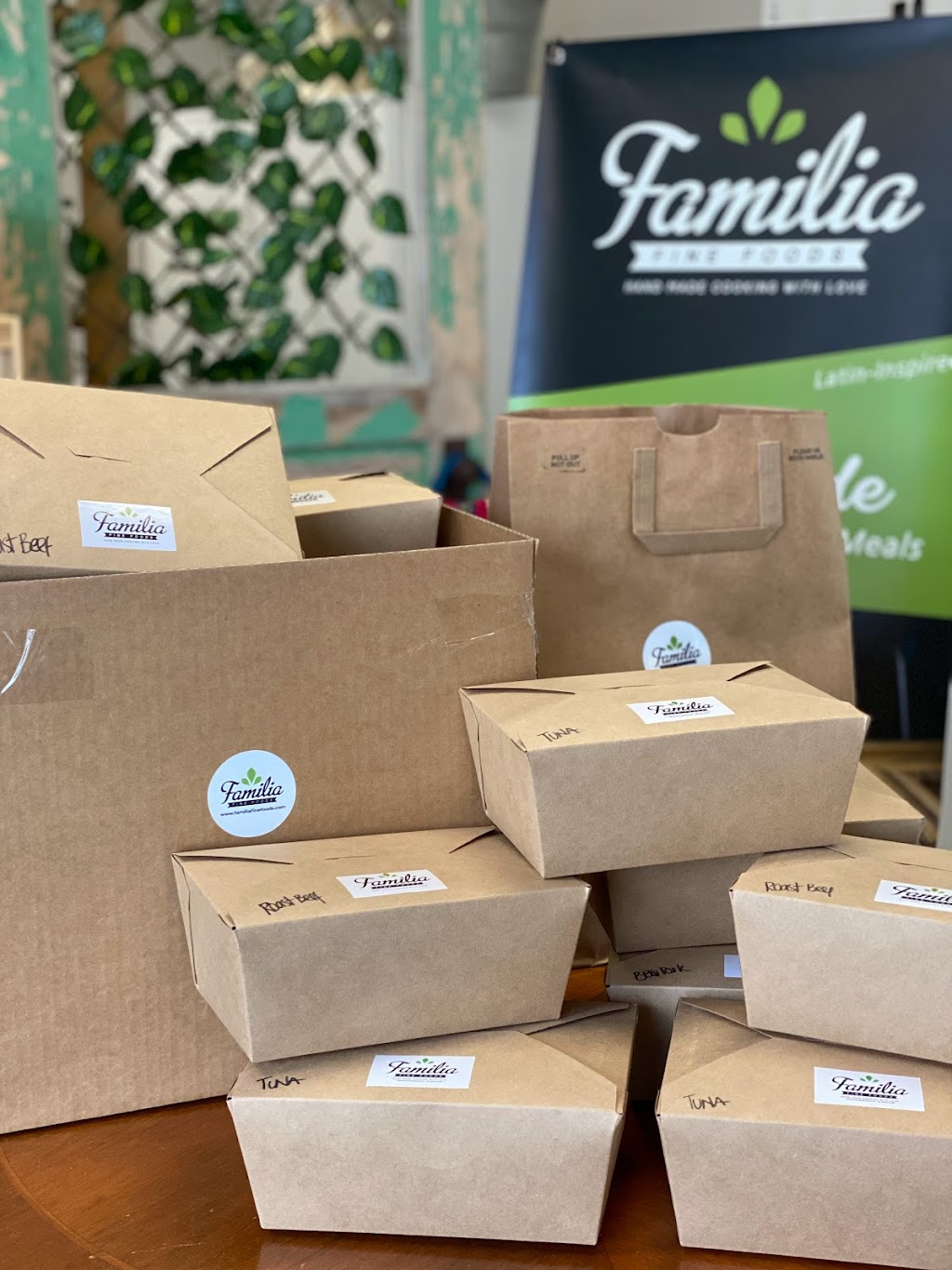 Familia Fine Foods - Only takeout | 3245 Harvester Rd Unit 17, Burlington, ON L7N 3T7, Canada | Phone: (905) 632-9299