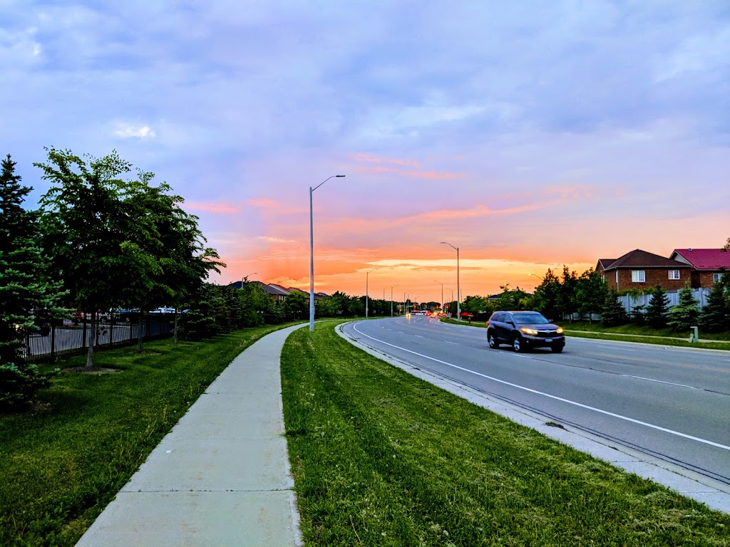 Madill Common Park | 525 Huntington Ridge Dr, Mississauga, ON L5R 2X7, Canada