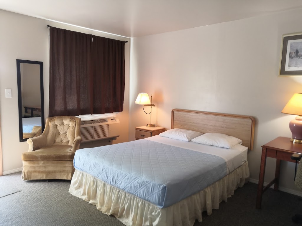 Colonsay Motel | 303 Railway Ave, Colonsay, SK S0K 0Z0, Canada | Phone: (639) 339-1888