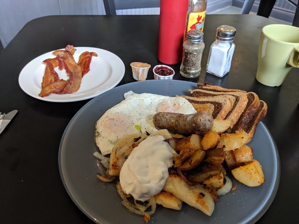 Tommys Cafe | 1308 Ross Rd, North Vancouver, BC V7J 1V2, Canada | Phone: (604) 988-0174