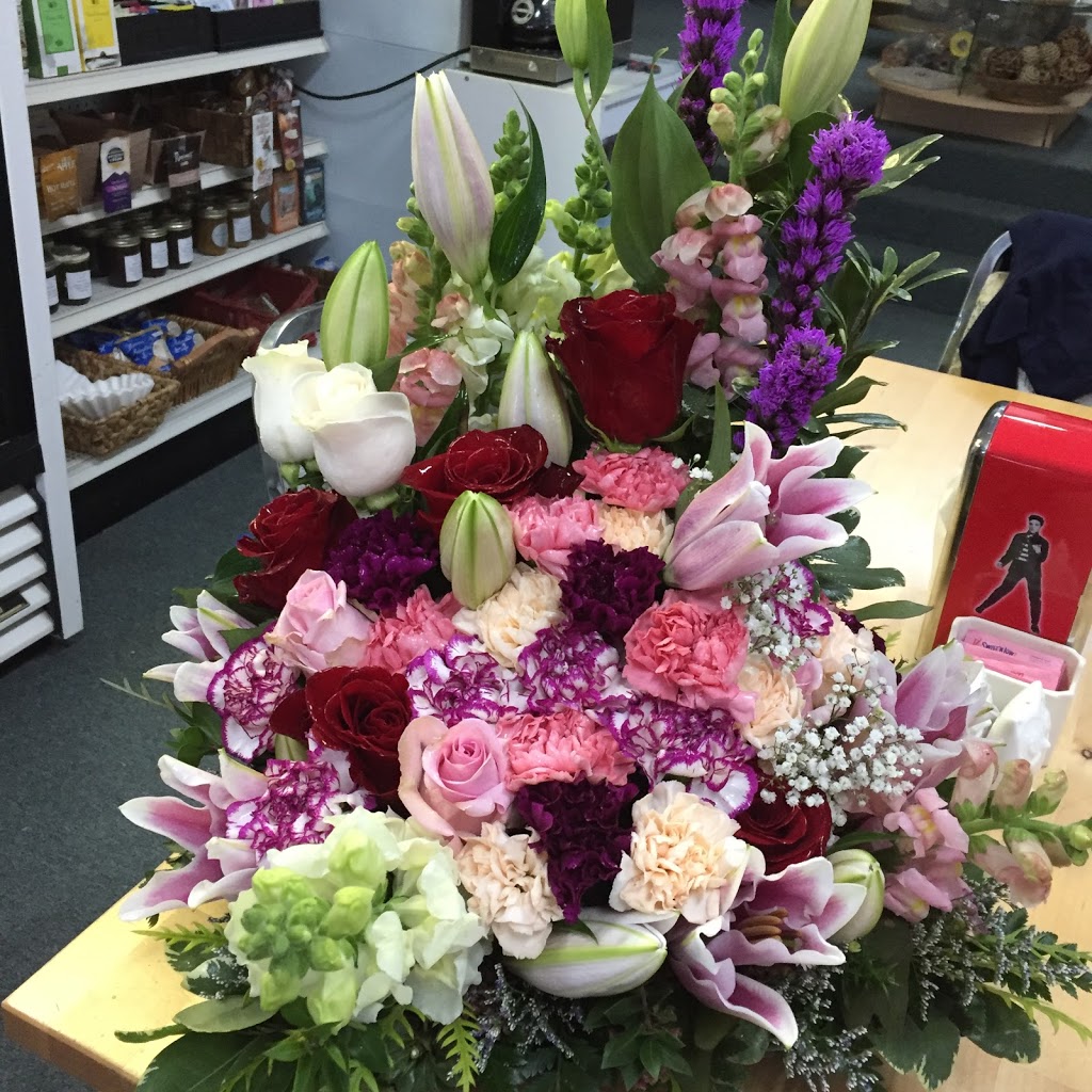 Two Bs Flowers & Bistro | 5028 52 St, Warburg, AB T0C 2T0, Canada | Phone: (780) 848-2230